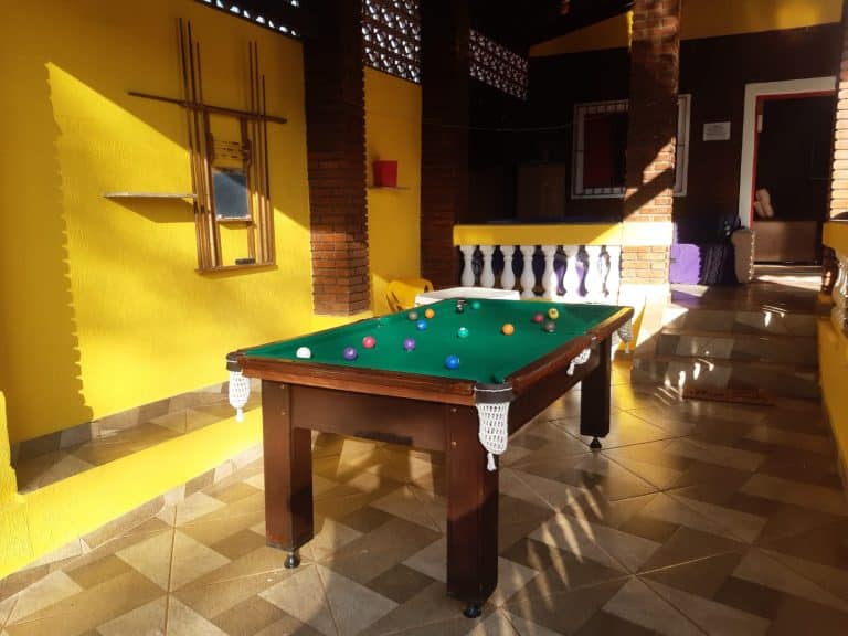 recanto-dos-amigos-mesa-de-bilhar.jpeg